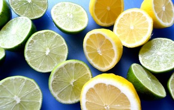 ビタミンCの象徴のレモン